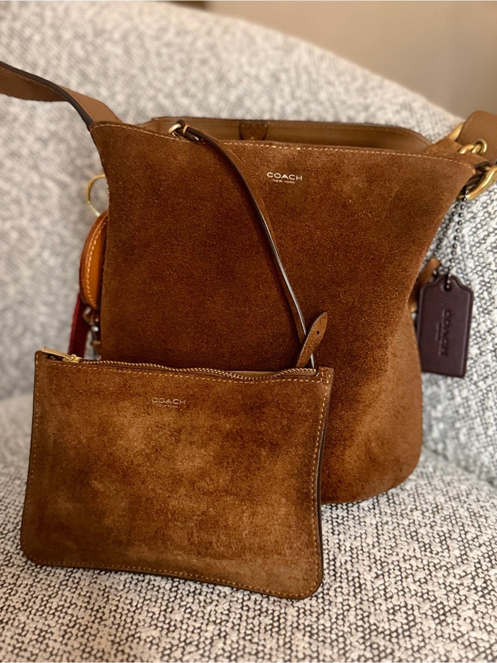 Coach Bleecker 21 Bucket Bag Warm Brown Suede Crossbody/Shoulder Bag w/ Pouch